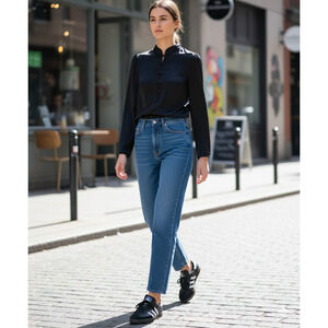 Aritzia Wilfred Women's Black Button-up Long Sleeve Lightweight Blouse 2XS NWOT